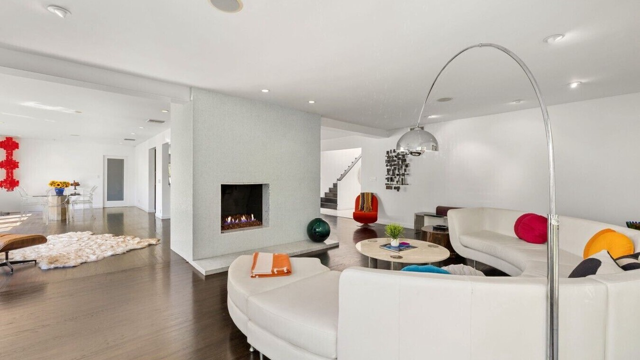 Photo of Livingroom in Hollywood Hills West
