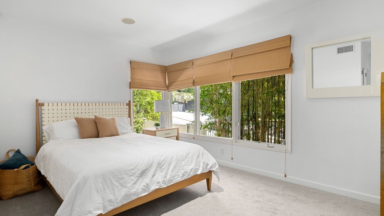 Photo of Others in Hollywood Hills West