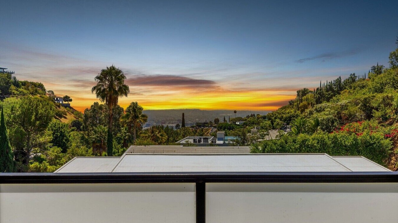 Photo of Others in Hollywood Hills West