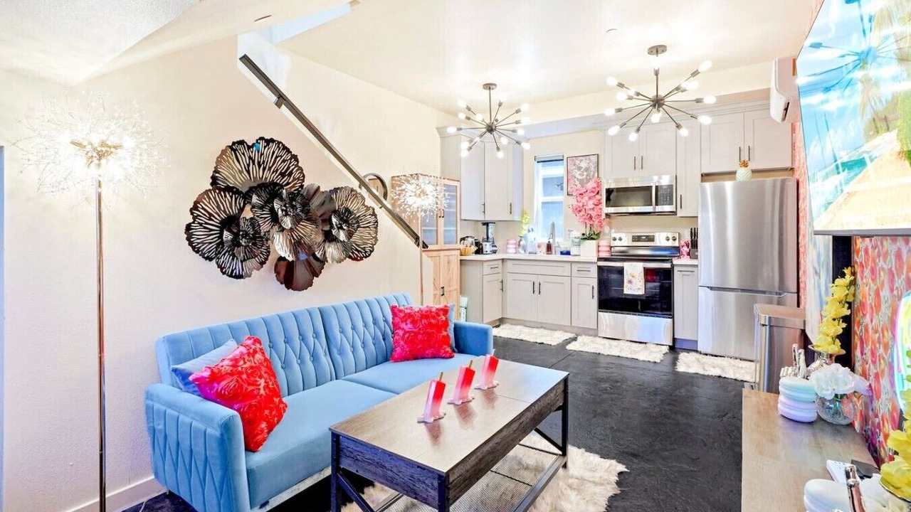 Photo of Livingroom in North Hills East