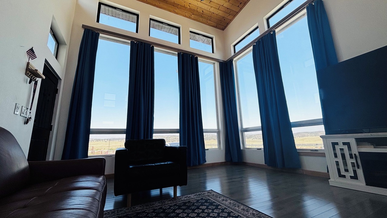 Photo of Livingroom in Knights Ferry