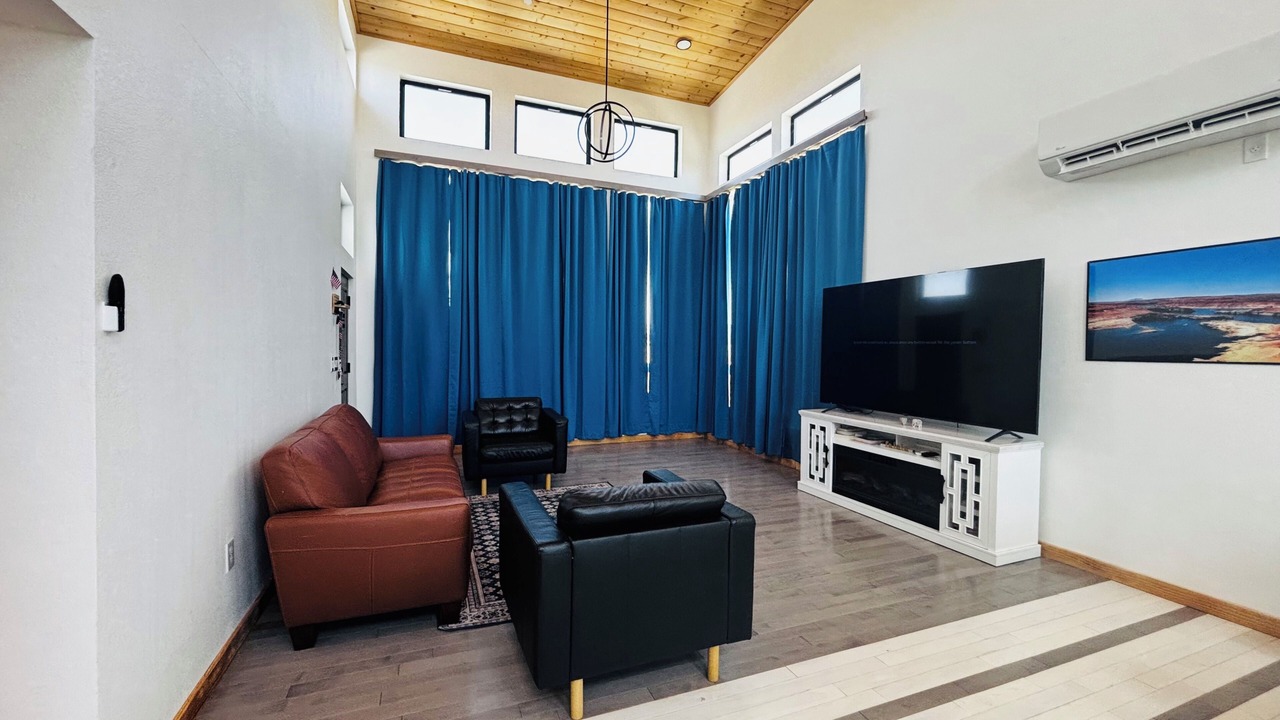Photo of Livingroom in Knights Ferry