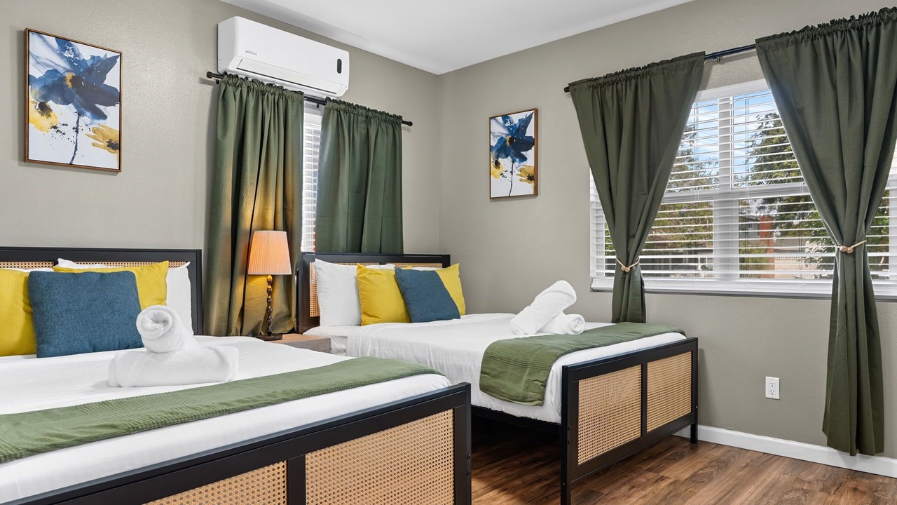 Photo of Bedroom in Midway City