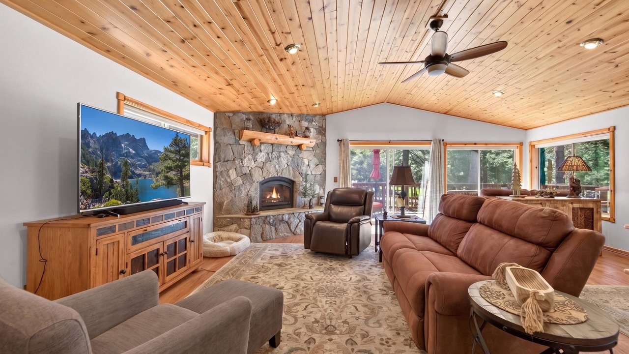 Photo of Livingroom in Truckee
