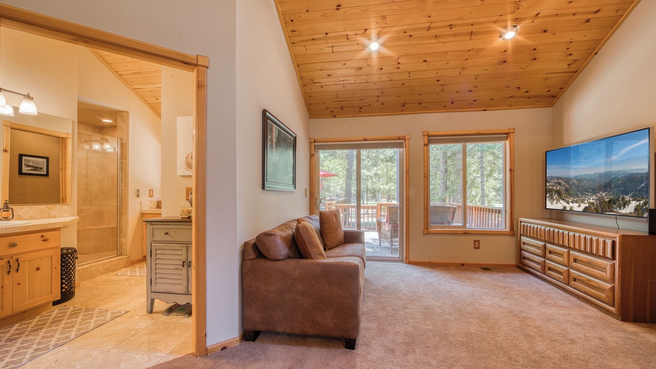 Photo of Livingroom in Truckee