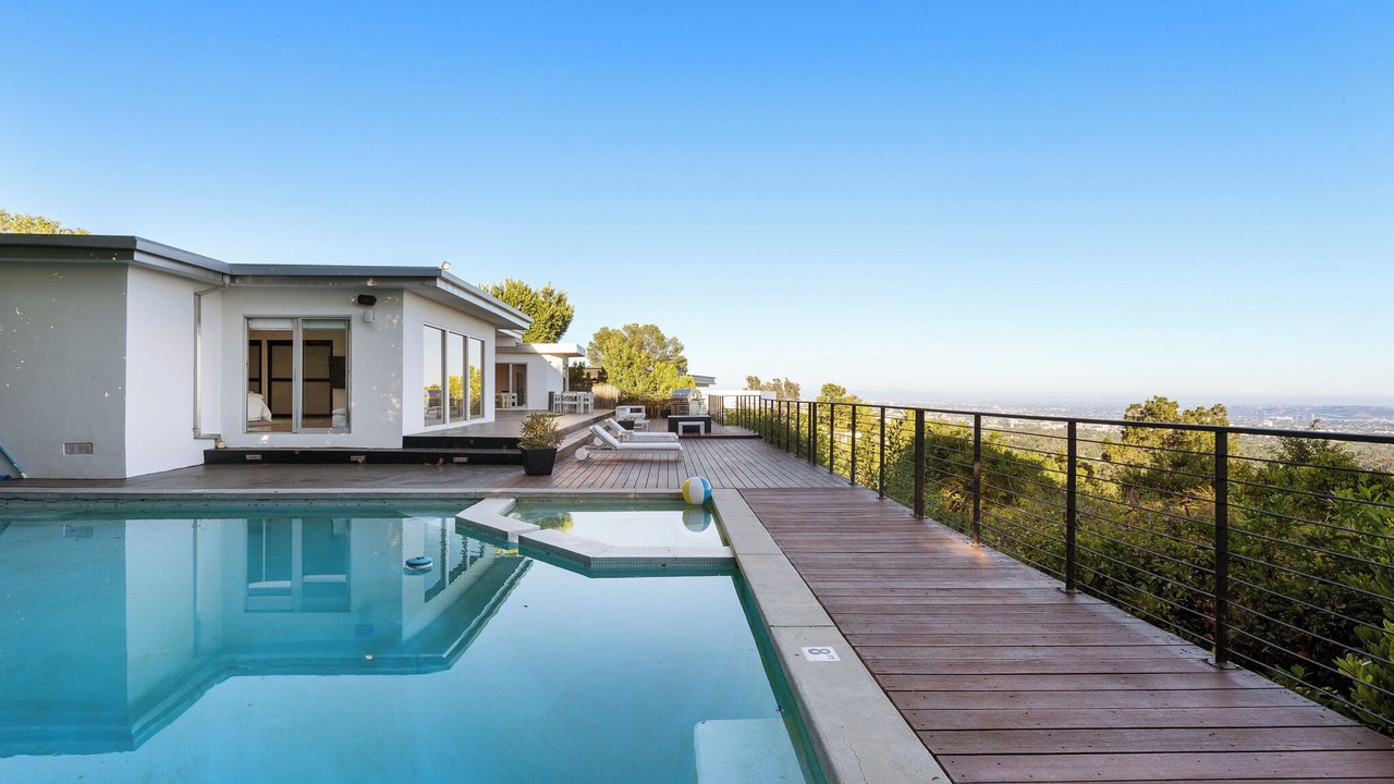 Photo of Outdoor in Beverly Glen