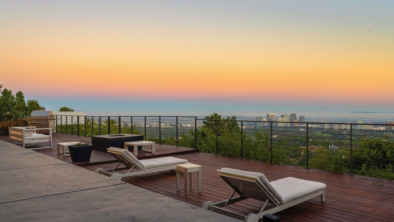 Photo of Patio Balcony in Beverly Glen