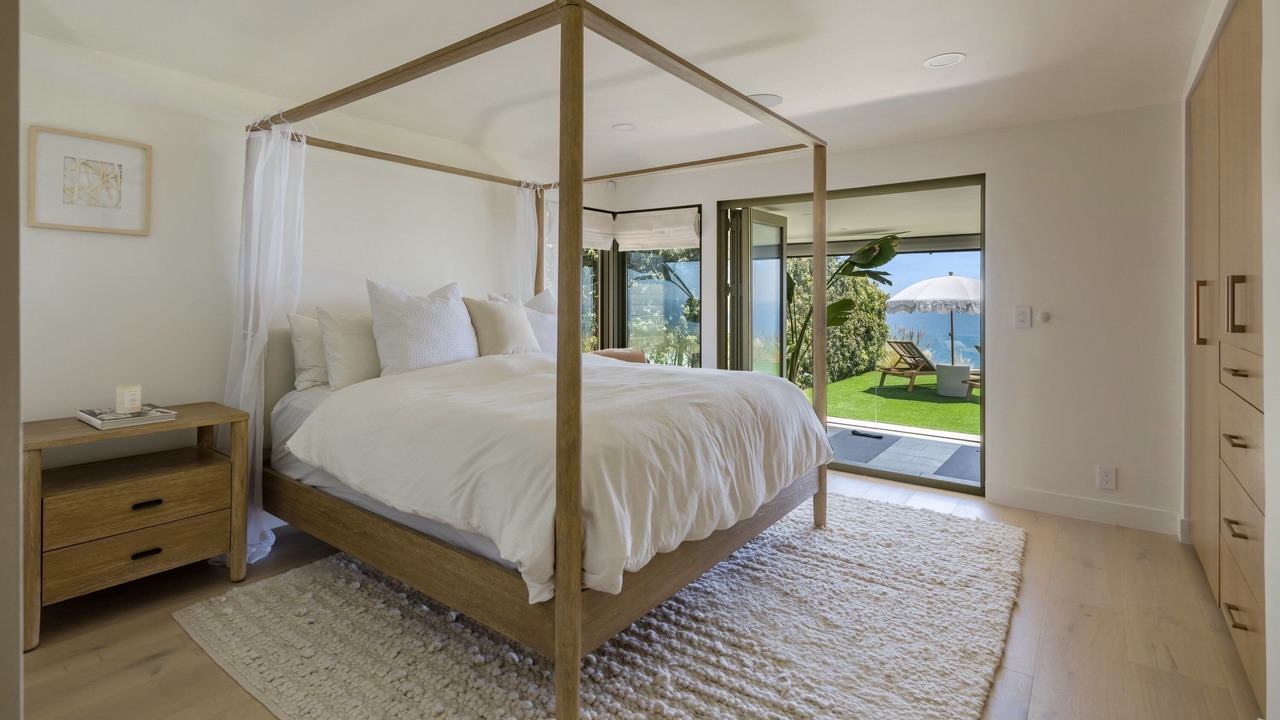 Photo of Bedroom in Malibu