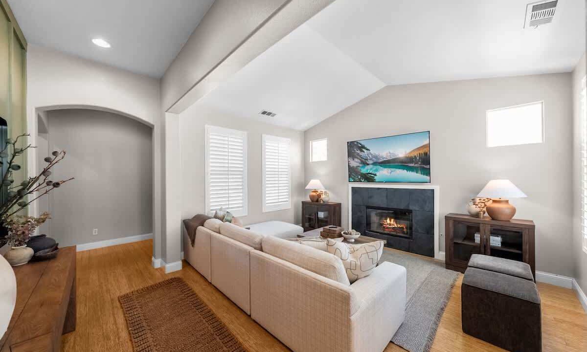 Photo of Livingroom in Woods Valley