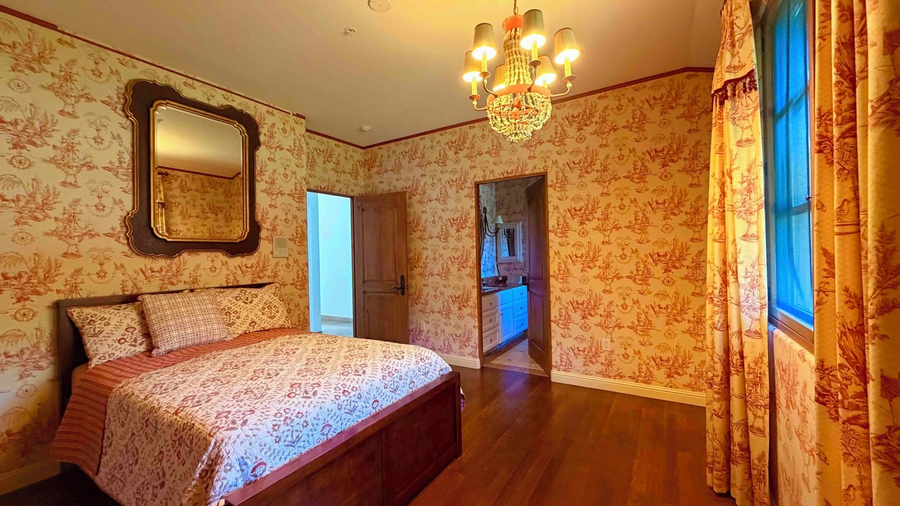 Photo of Bedroom in Los Gatos