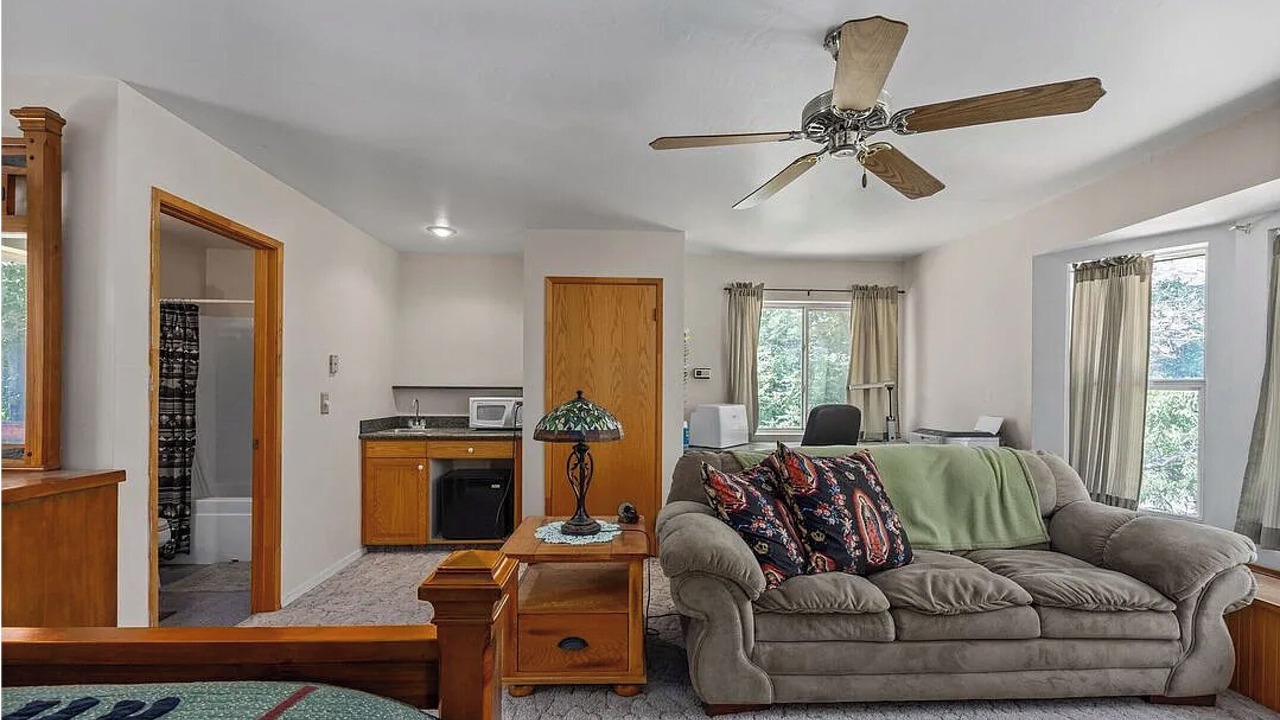 Photo of Livingroom in Kernville