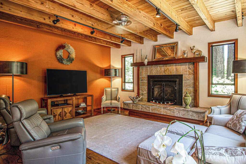 Photo of Livingroom in Cazadero