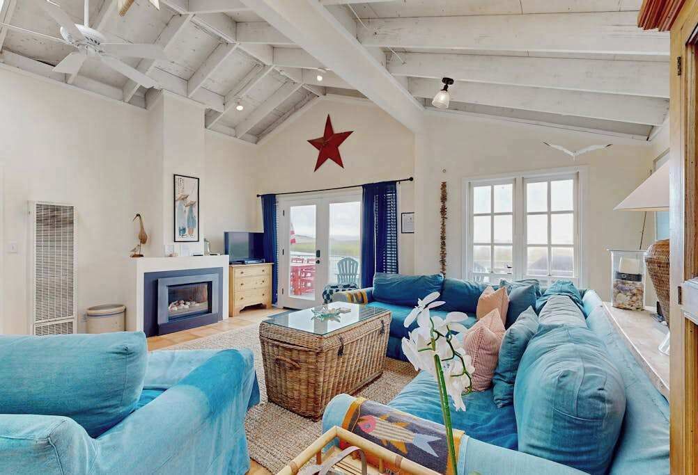 Photo of Livingroom in Salmon Creek