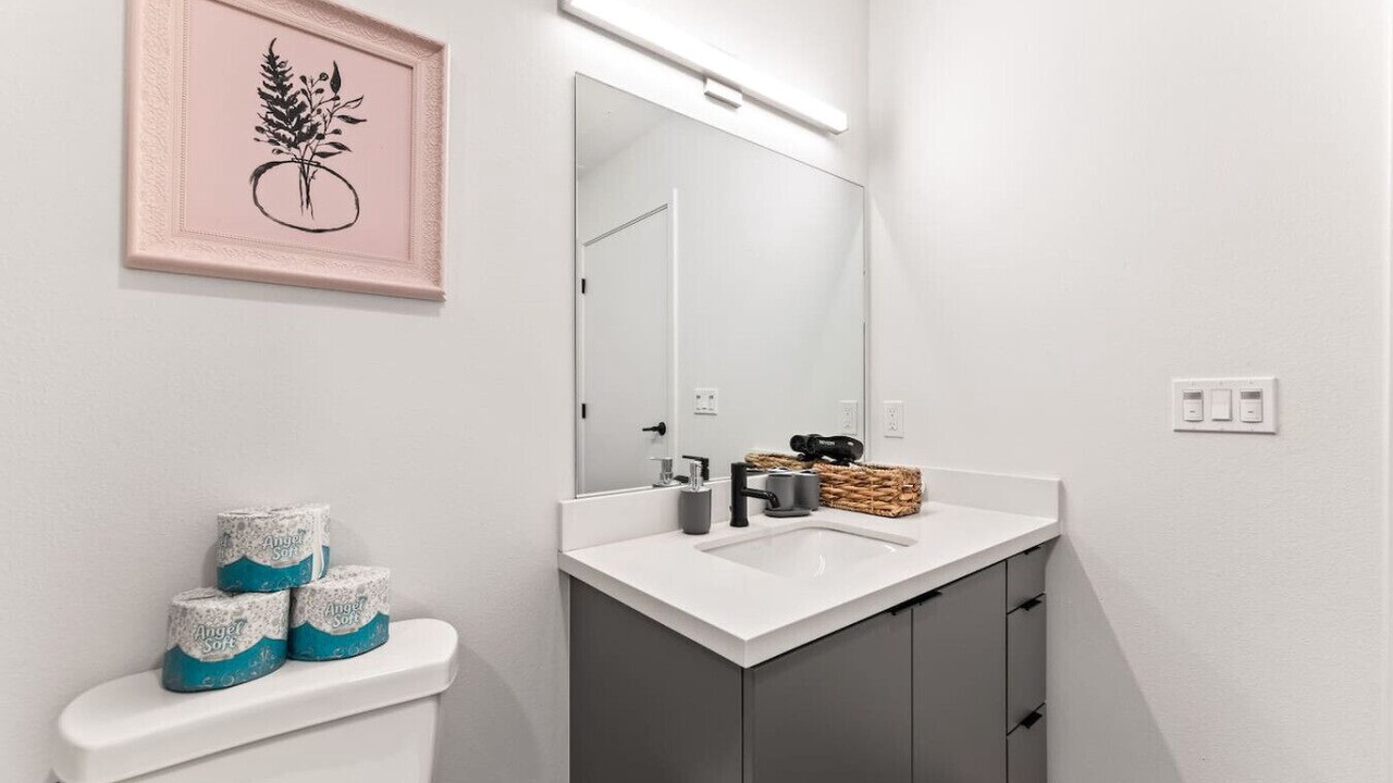 Photo of Bathroom in Downtown Los Angeles