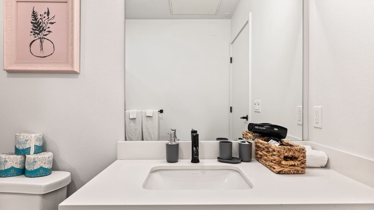 Photo of Bathroom in Downtown Los Angeles