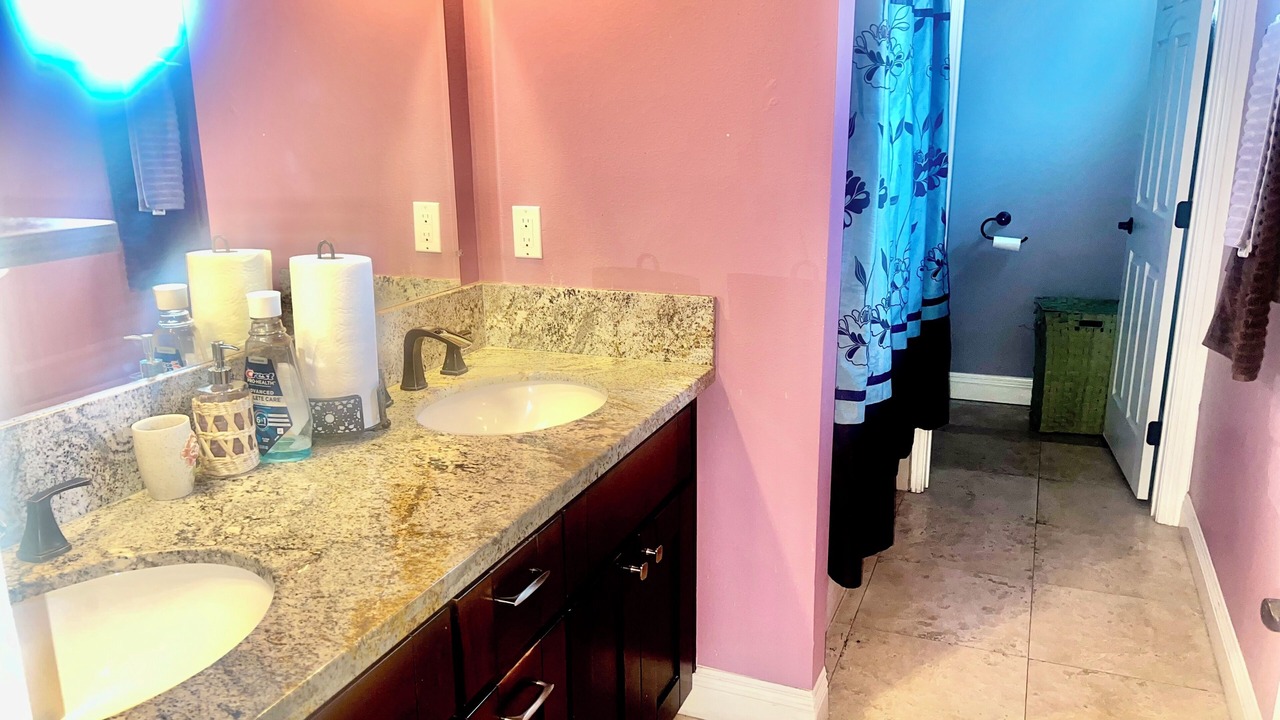 Photo of Bathroom in Harbor