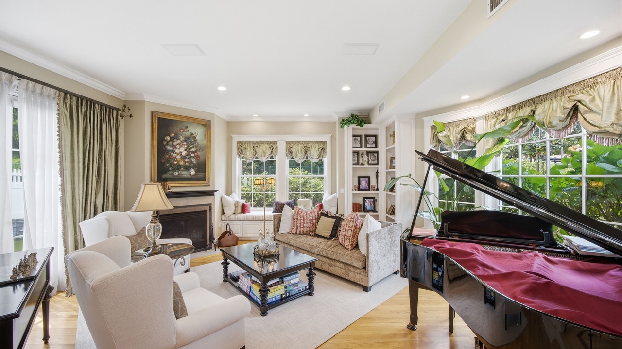 Photo of Livingroom in Tree Section