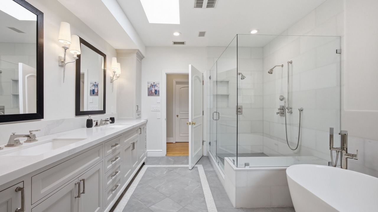 Photo of Bathroom in Tree Section