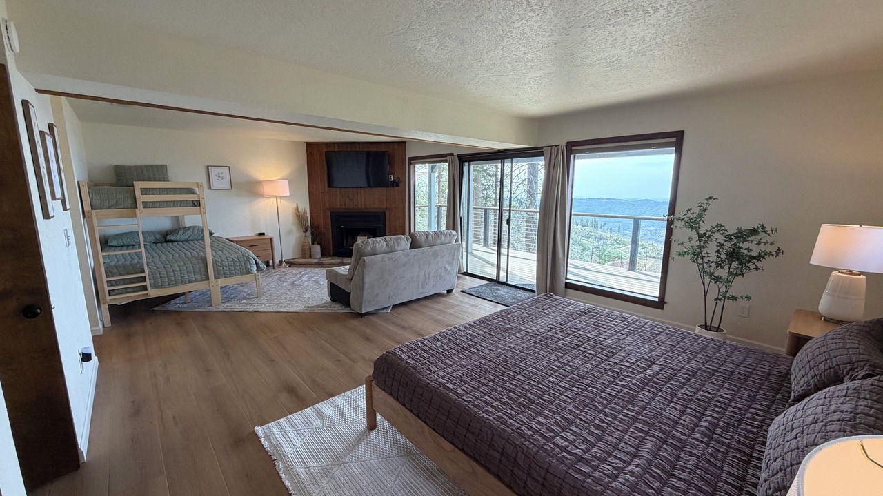 Photo of Bedroom in Dogwood Mountain