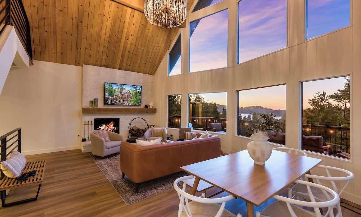 Photo of Livingroom in Cedar Glen