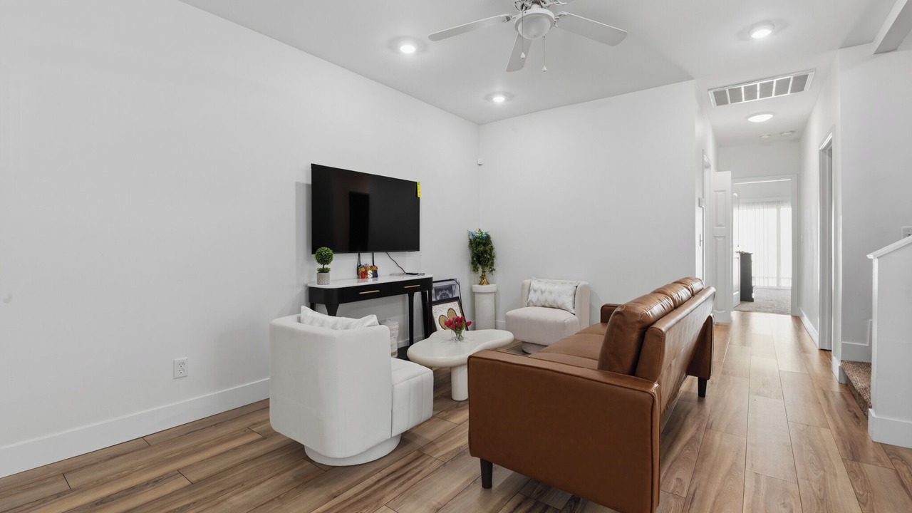Photo of Livingroom in Southeastern Sacramento
