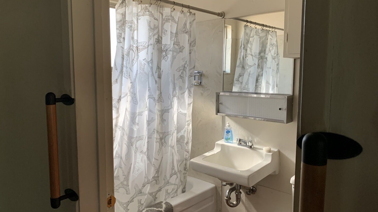 Photo of Bathroom in Cassel