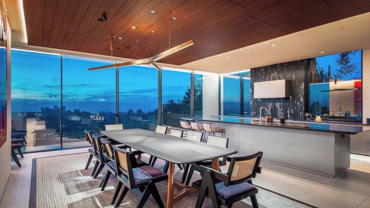 Photo of Others in Hollywood Hills