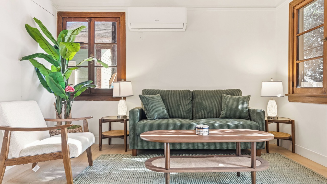 Photo of Livingroom in Eastside