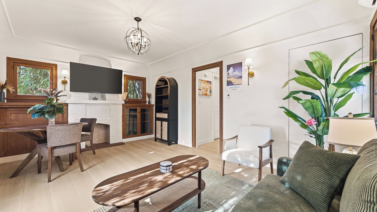 Photo of Livingroom in Eastside