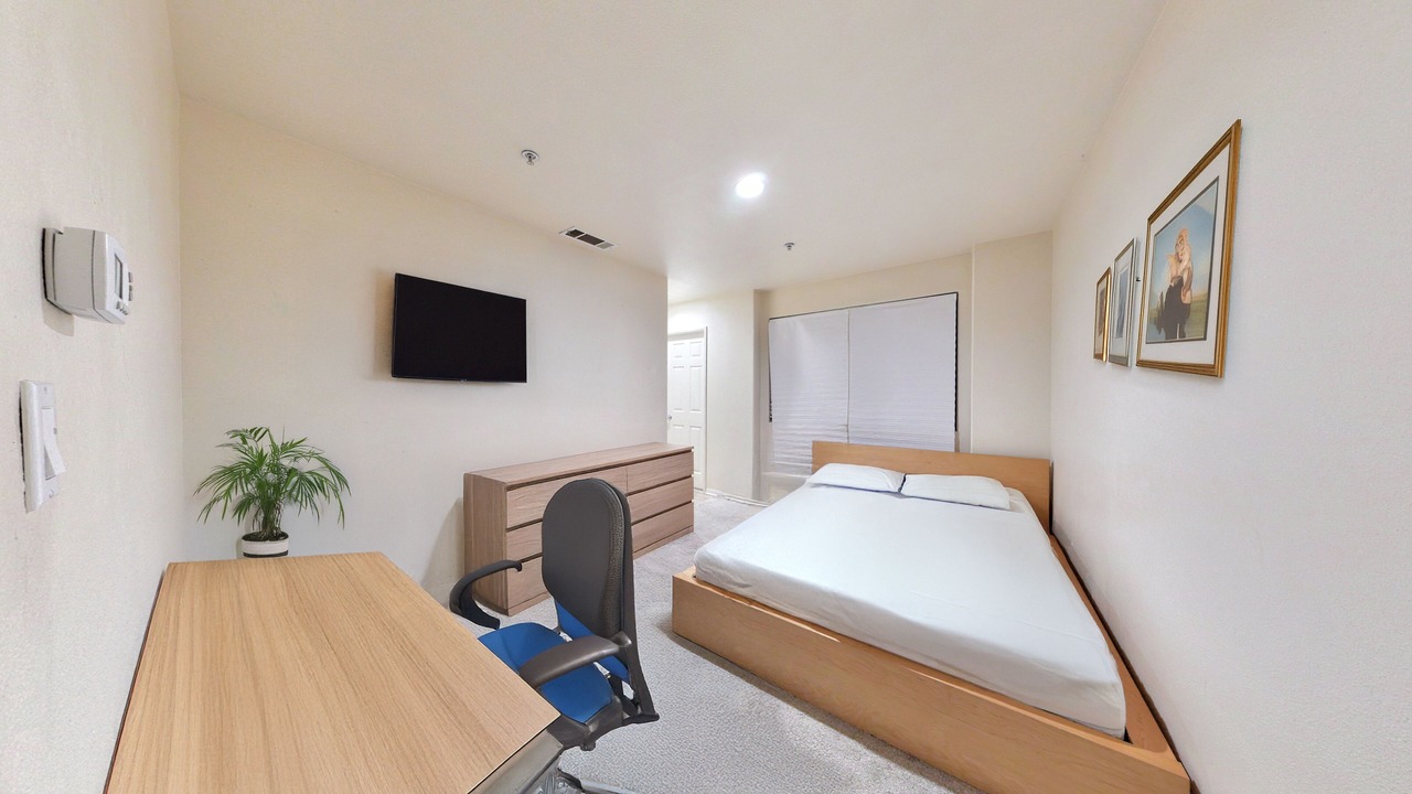 Photo of Bedroom in Anaheim Resort
