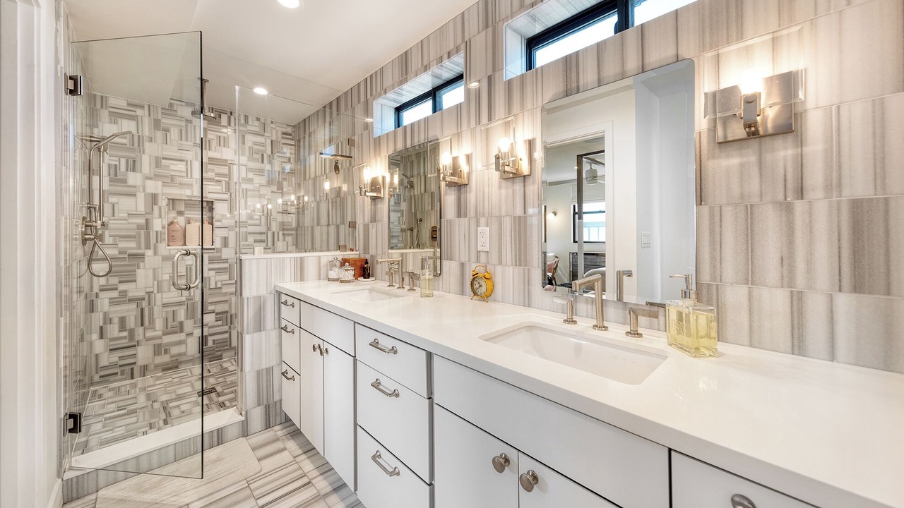 Photo of Bathroom in Marina Peninsula