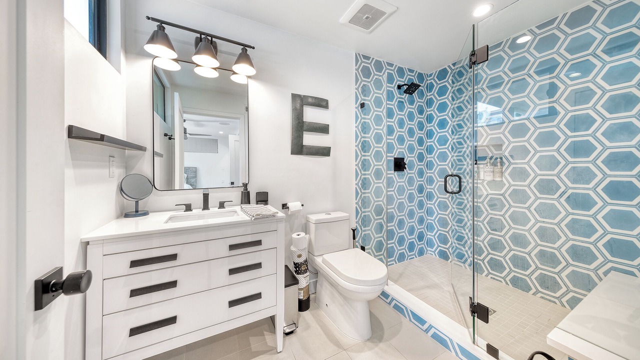 Photo of Bathroom in Marina Peninsula