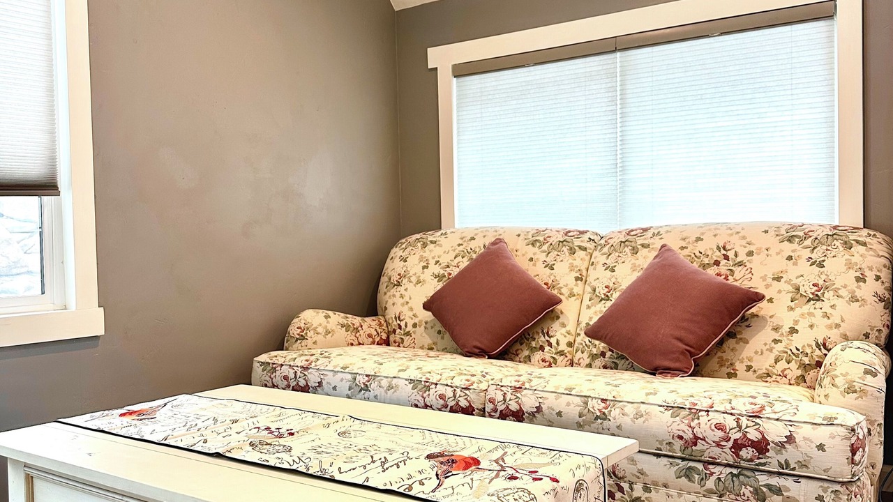 Photo of Livingroom in Rainbow CDP