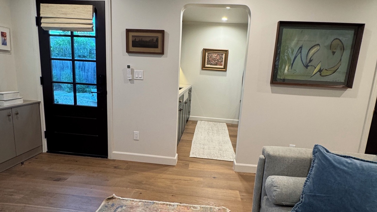 Photo of Livingroom in Burbank