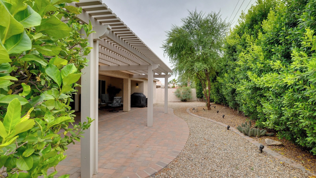 Photo of Outdoor in Oakwood