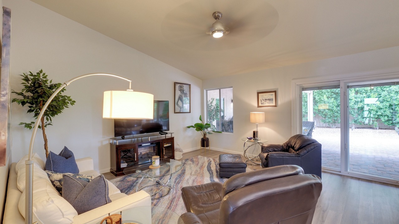 Photo of Livingroom in Oakwood