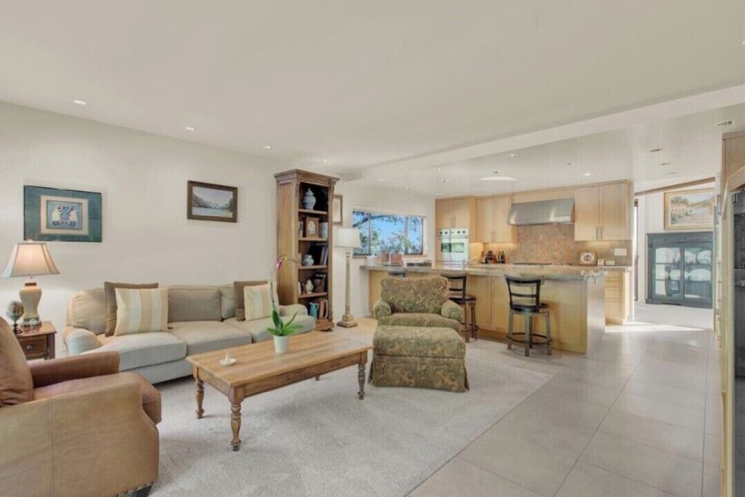 Photo of Livingroom in Green Valley