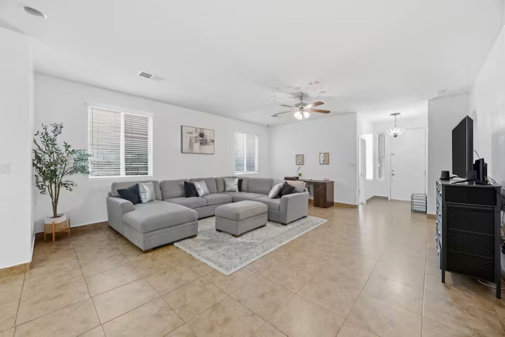 Photo of Livingroom in Pumpkin Center