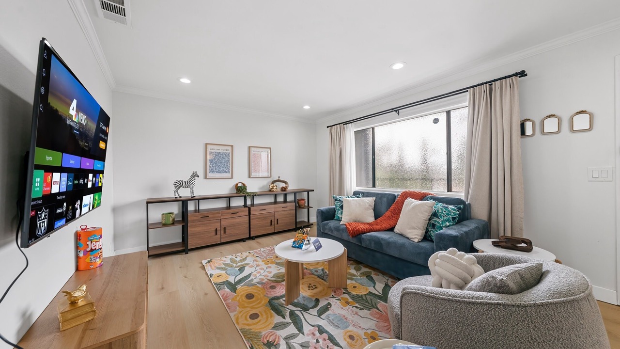 Photo of Livingroom in Lamanda Park