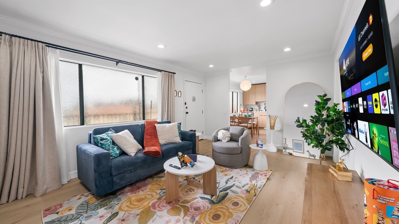 Photo of Livingroom in Lamanda Park