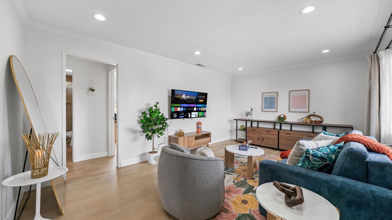 Photo of Livingroom in Lamanda Park