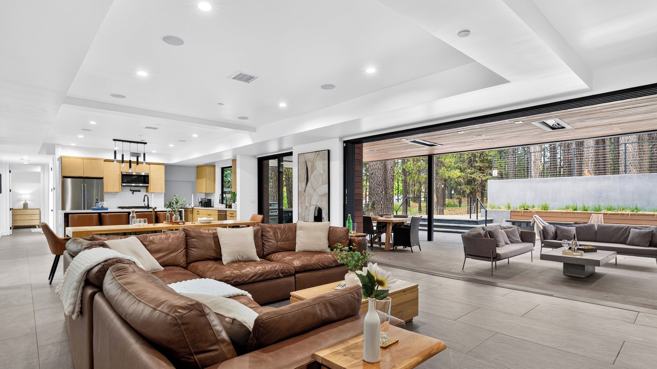 Photo of Outdoor in Summit Estates