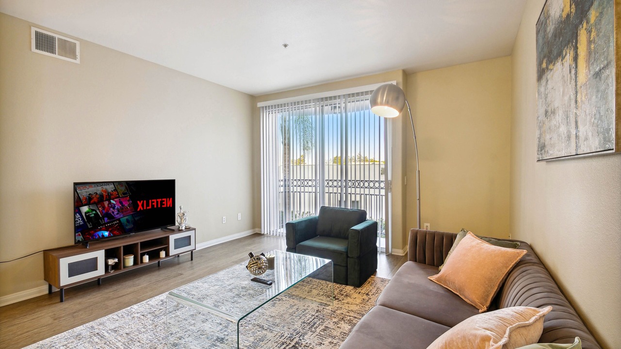 Photo of Livingroom in Del Rey