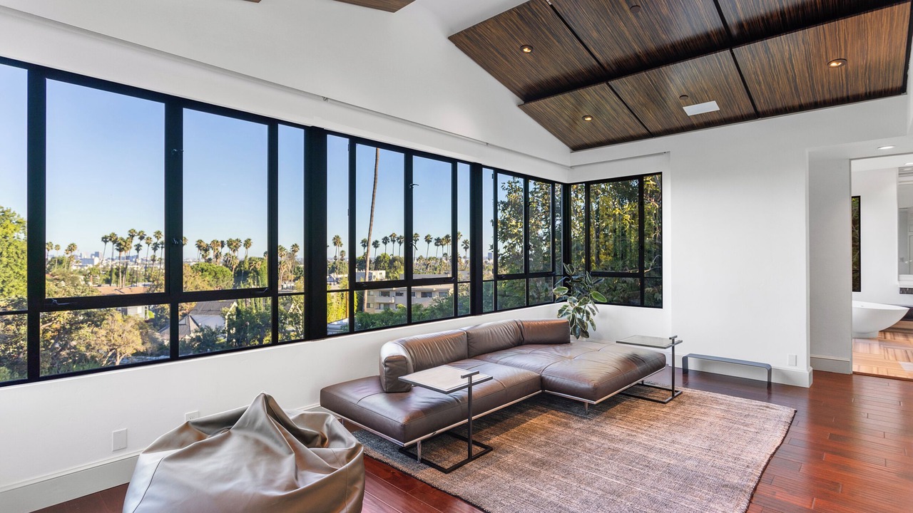 Photo of Livingroom in Nichols Canyon