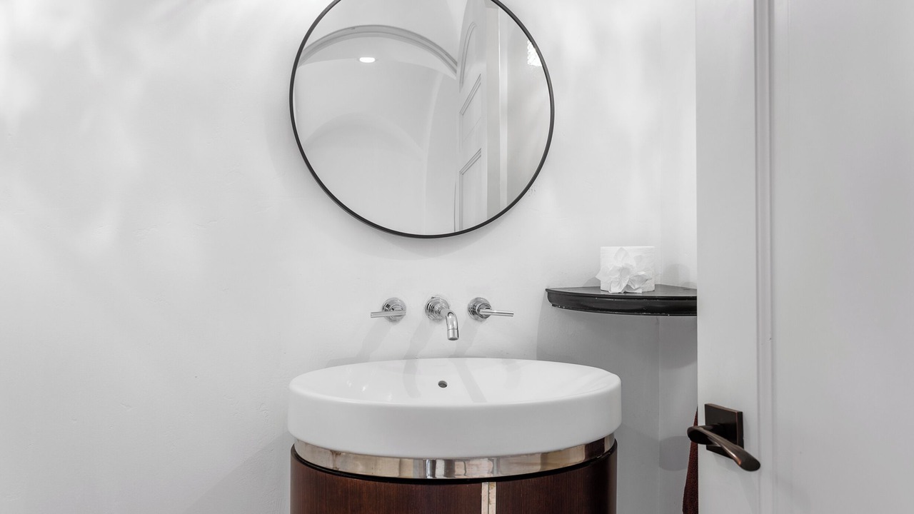 Photo of Bathroom in Nichols Canyon
