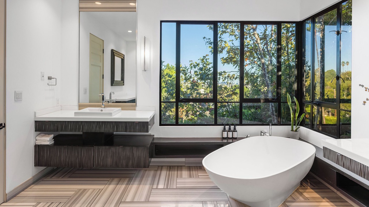 Photo of Bathroom in Nichols Canyon