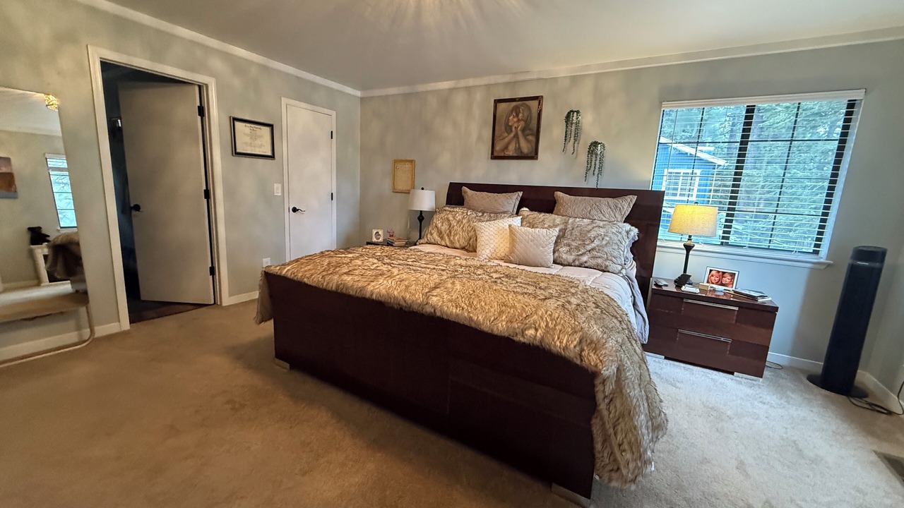 Photo of Bedroom in Country Club Estates