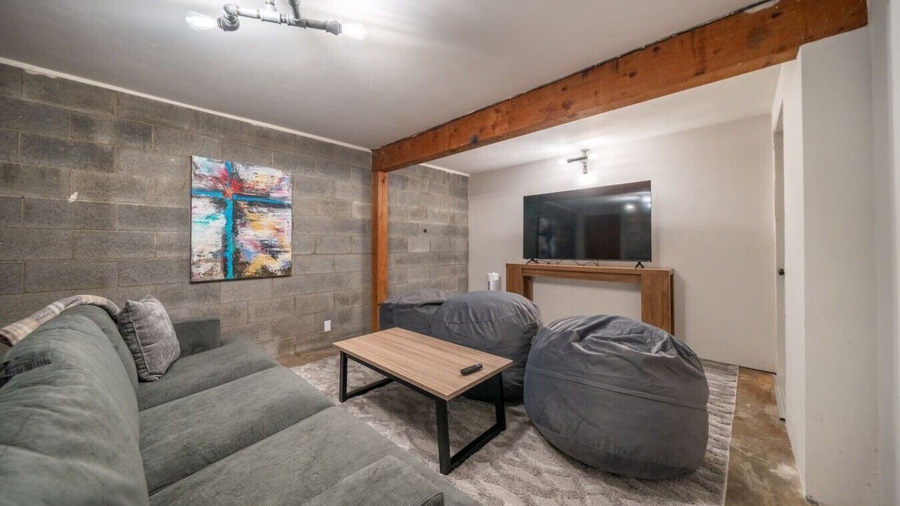 Photo of Livingroom in Redding