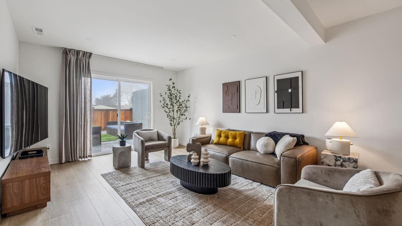 Photo of Livingroom in Serramonte