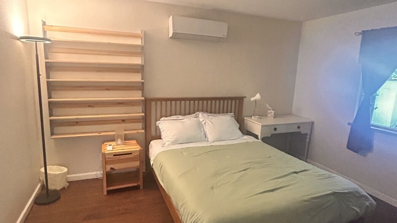 Photo of Bedroom in Clear Lake